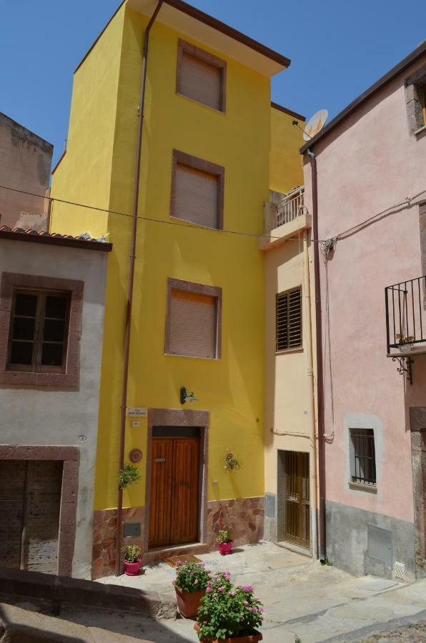 La Casa Di Angelo Hotel Bosa Exterior photo