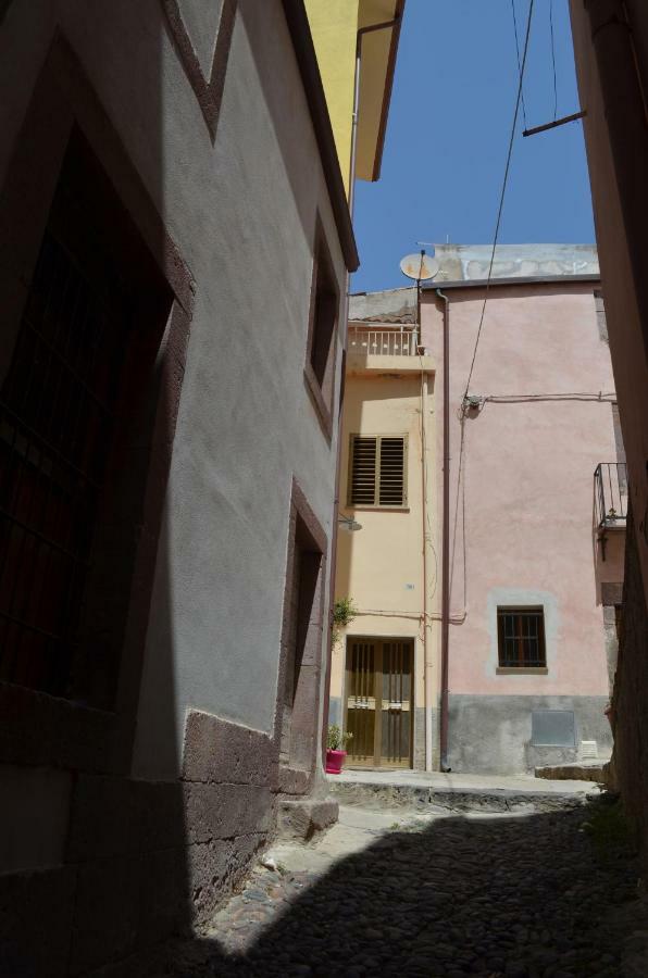La Casa Di Angelo Hotel Bosa Exterior photo